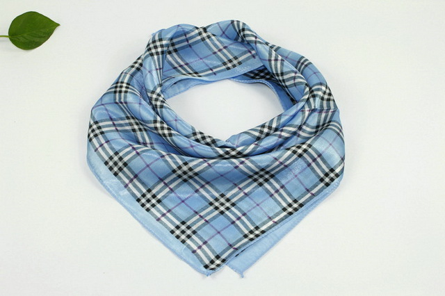 Burberry square scarf 01